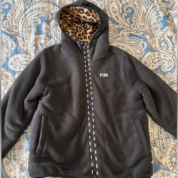 Victoria’s Secret PINK Reversible Sherpa Black With Leopard Jacket Medium - Picture 5 of 5